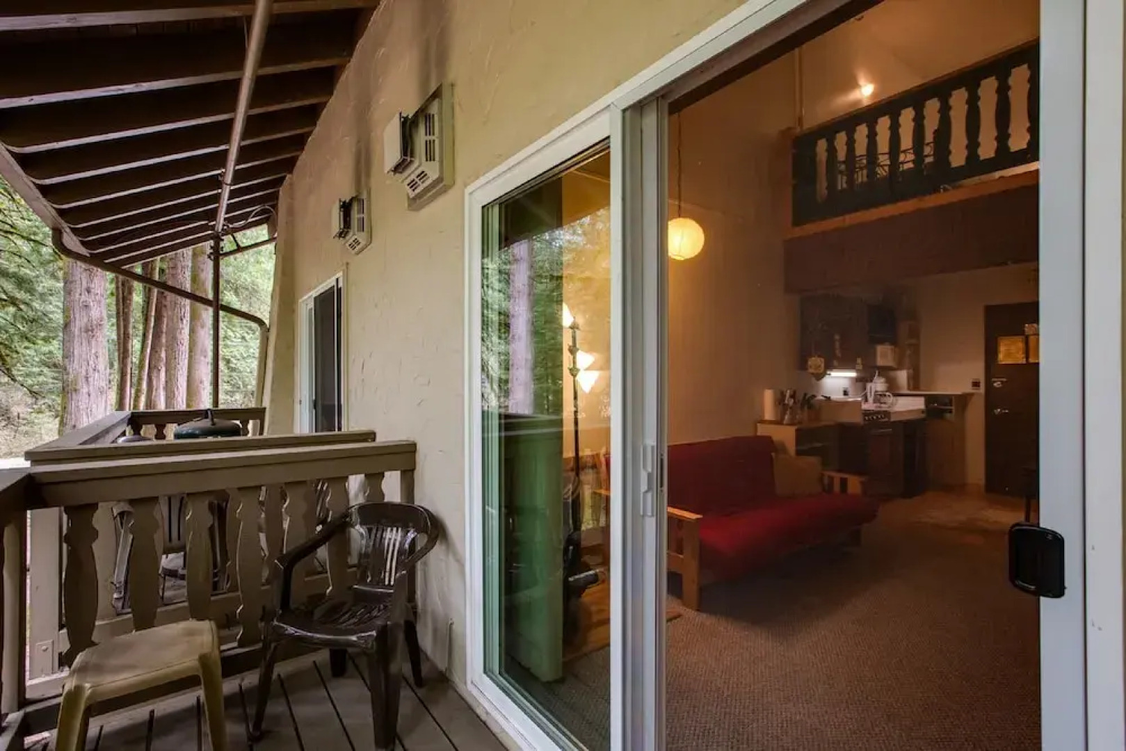 56SLL - Fireplace - Inexpensive - Kitchenette - Sleeps 4