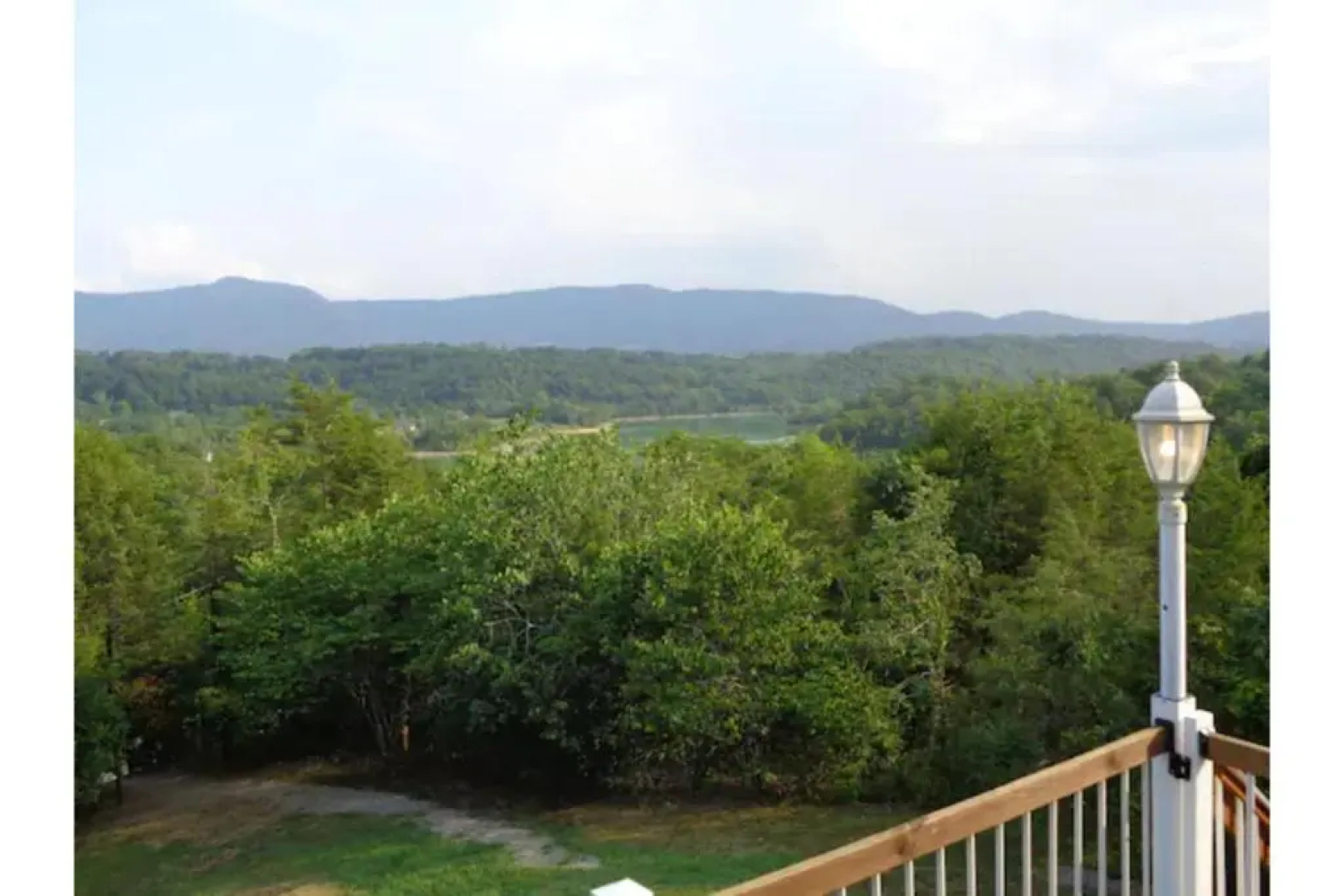 Hill Top Retreat, Lake access, hot tub, mtn view