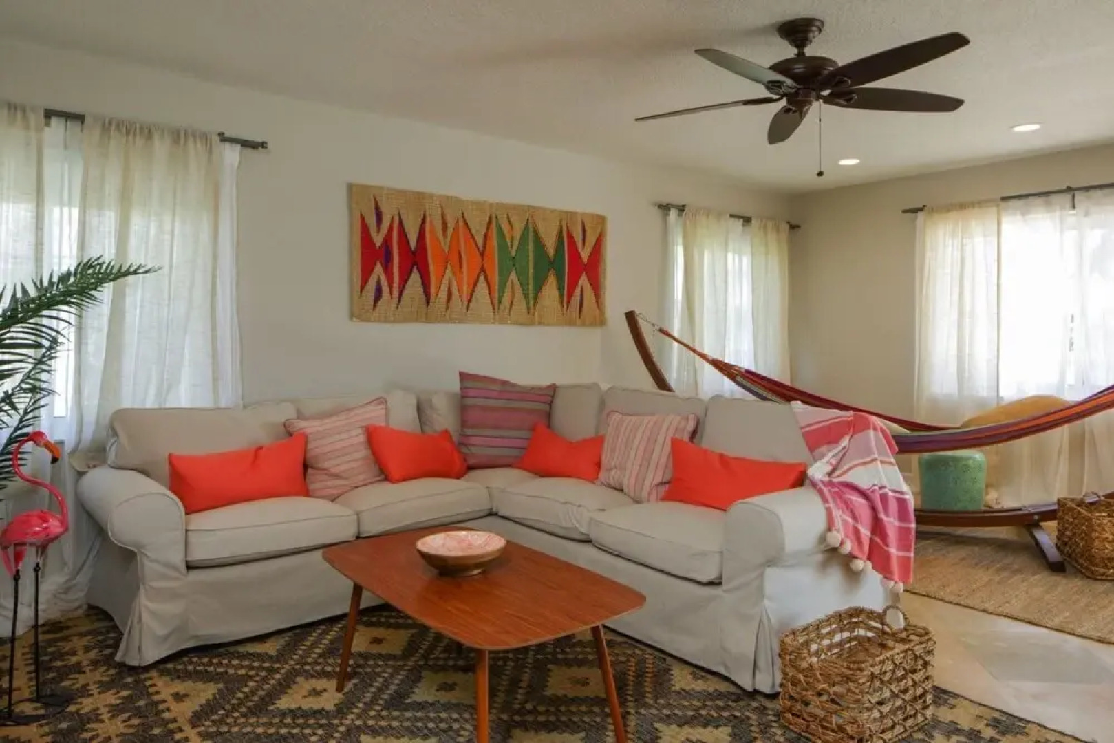 Golfview - Short Term Rental Certified by Weston. Private & Sanitized, Perfect for Social Distancing & Working From Home. Self Check-in. Private Pool, Pet Friendly. Super-host Support