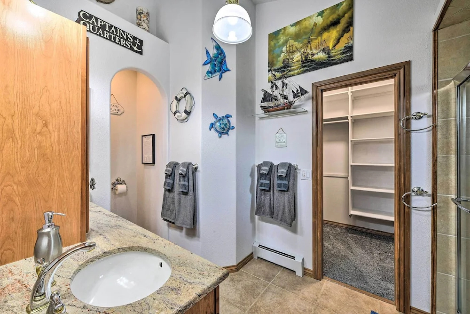 The Vineyard Country Farm Home at Grand Valley