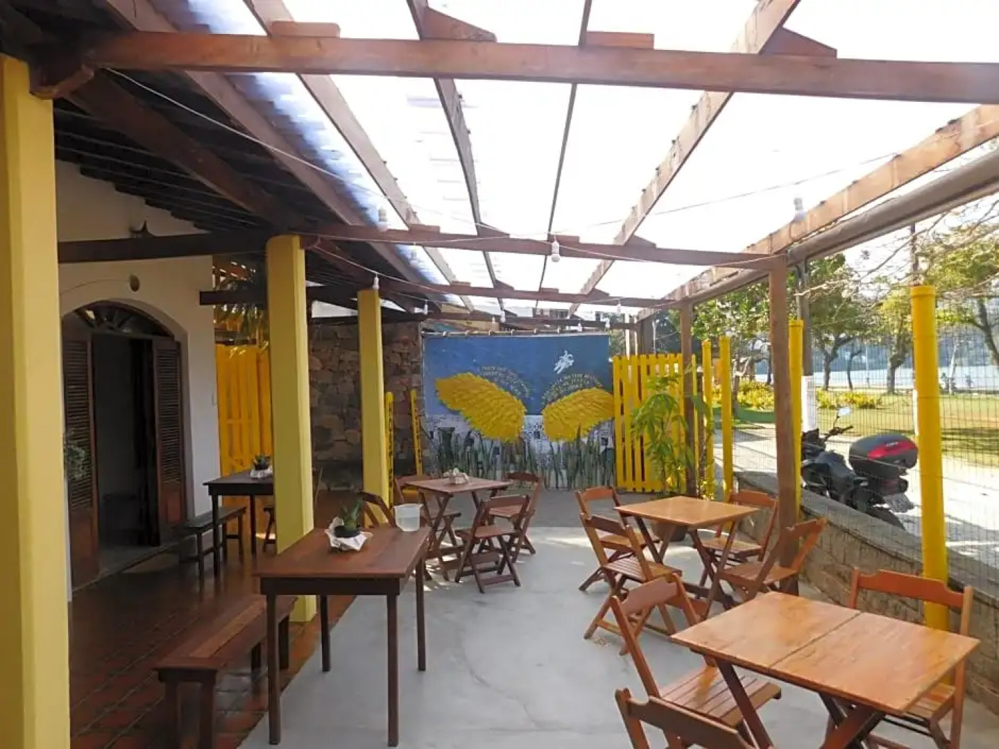 Na Praia Family Hostel & Coworking