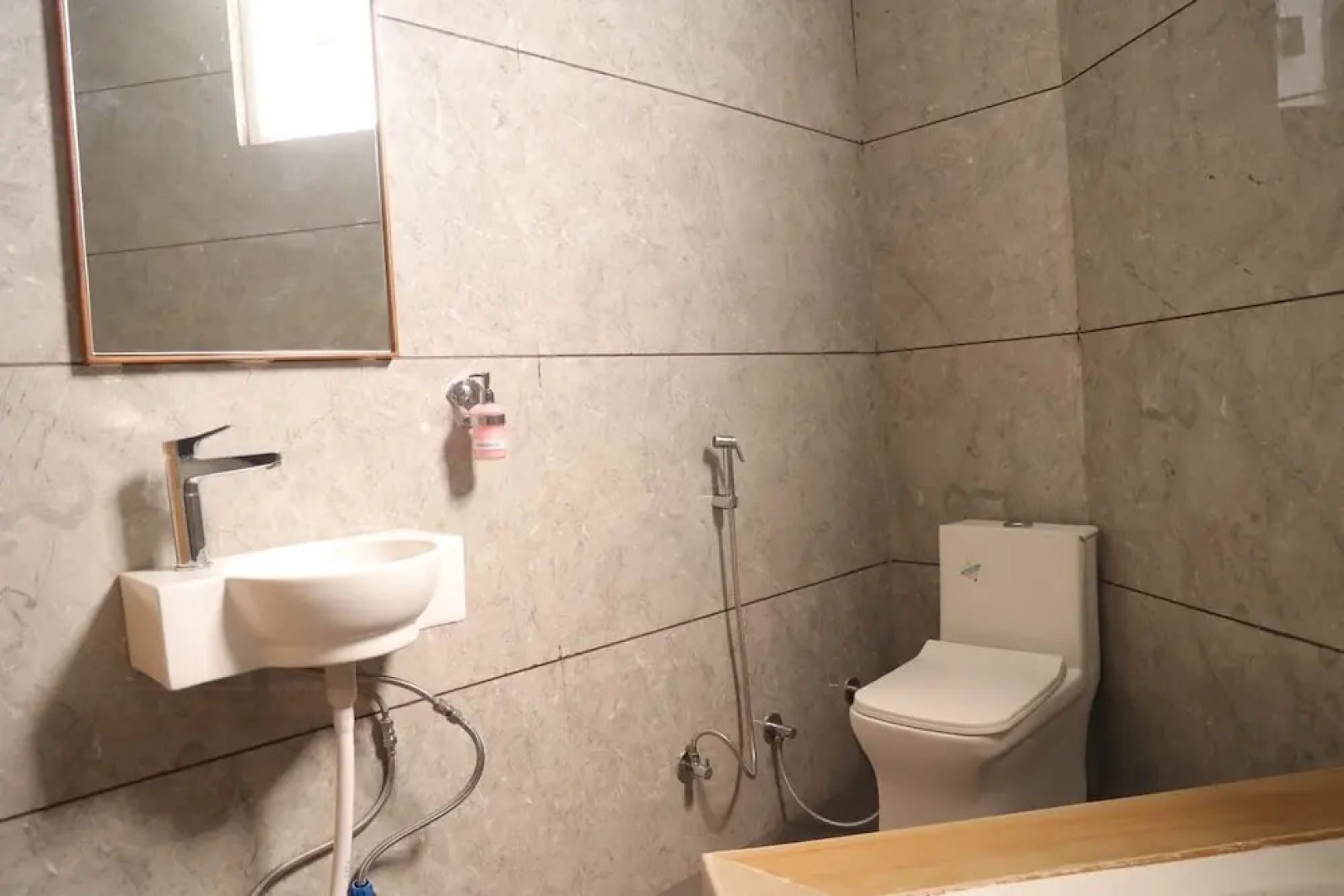 Hotel Shri Radha Orchid