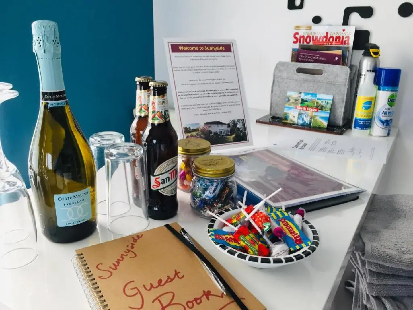 Sunnyside - Large Seaside Home with views and Hot Tub