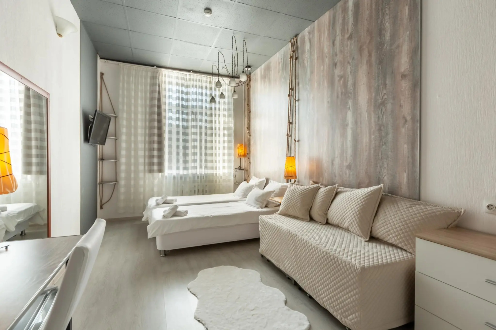 Отель «Ананас»