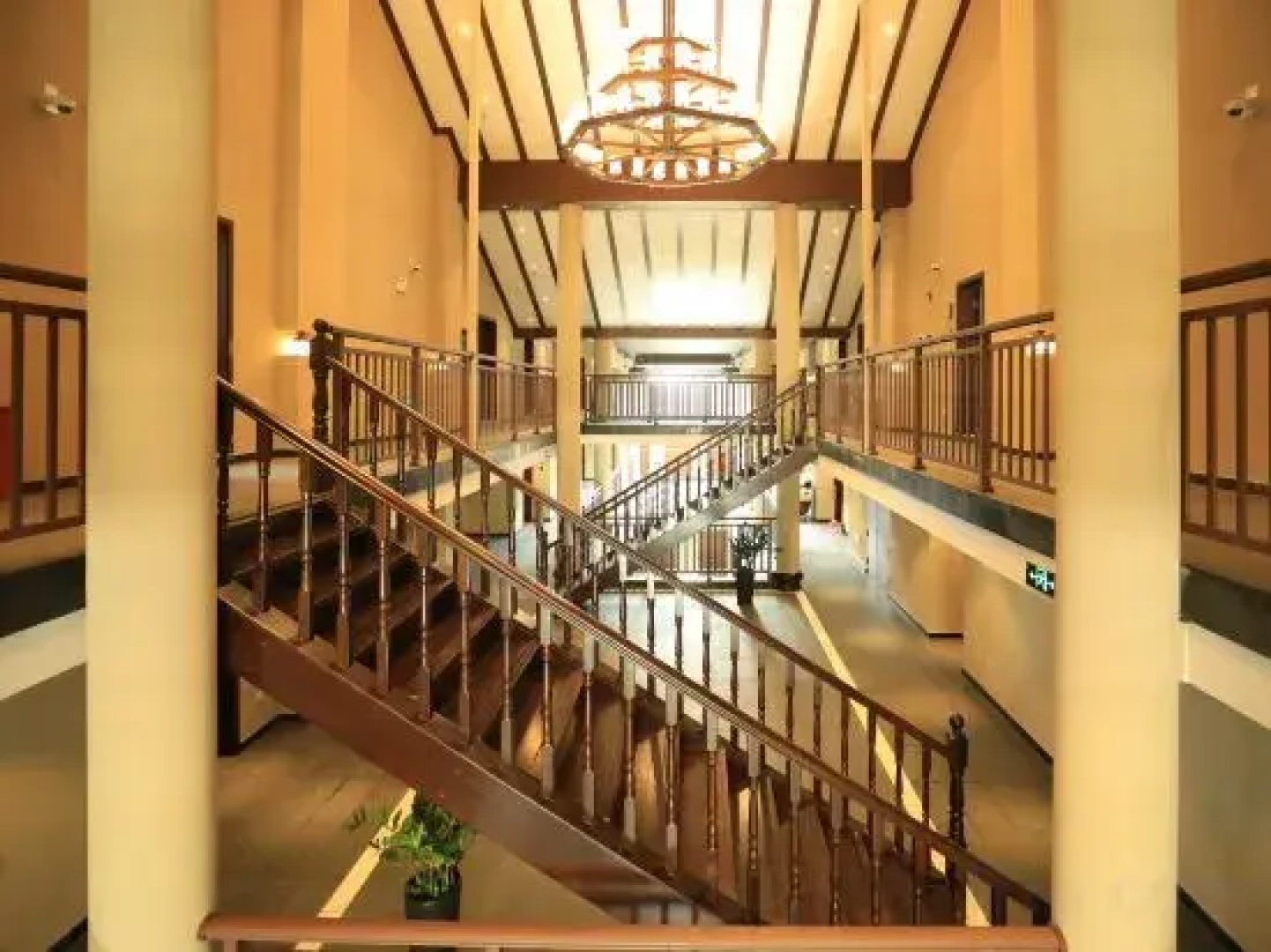 Yipin Yunjing Resort Hotel