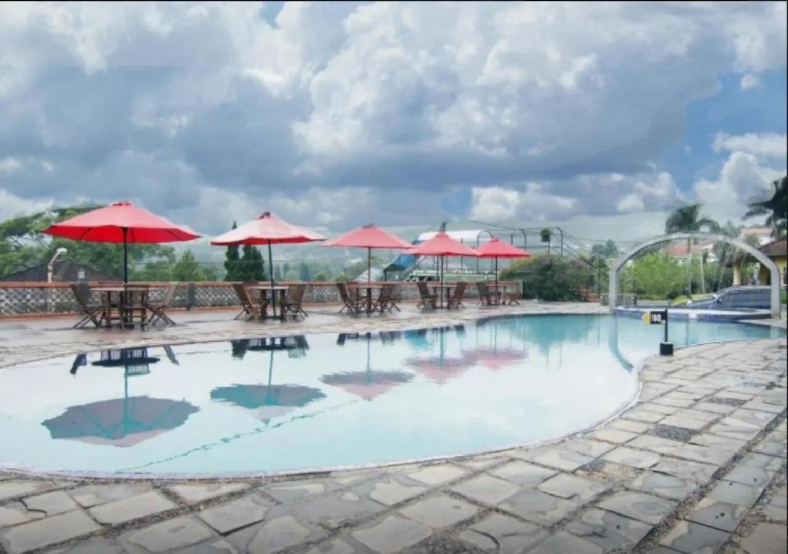 Lembah Sarimas Hotel