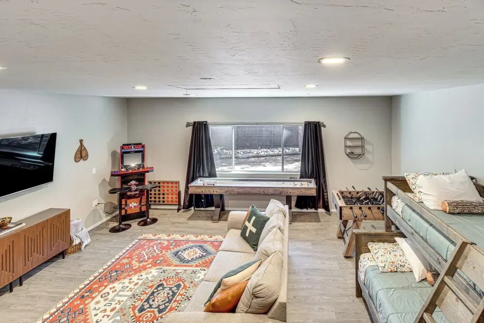 Deck + Game Room: Lakeside 'blue Jay Chalet' Cabin