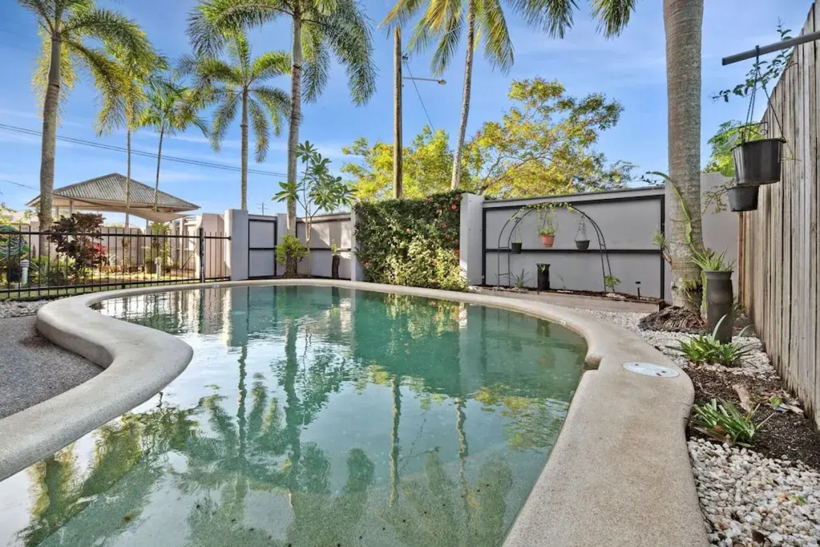 Oasis Cairns - Pool Free Parking Wifi