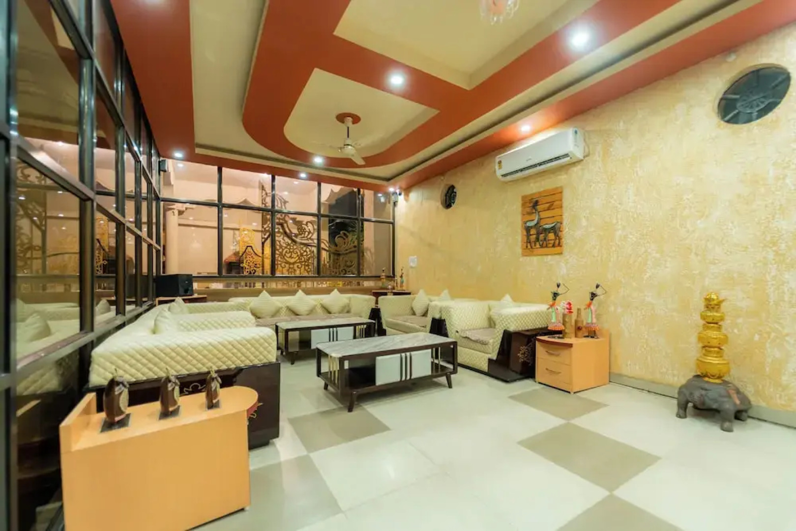 Hotel Royal Palace - Sagar