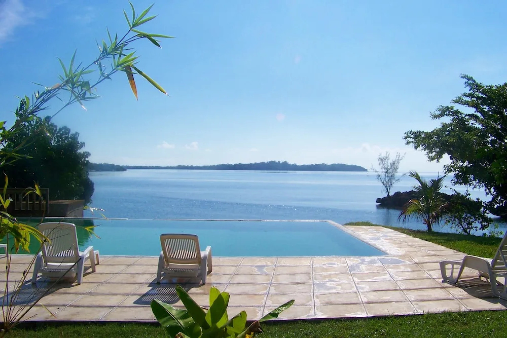 Rhodes Beach Resort Negril