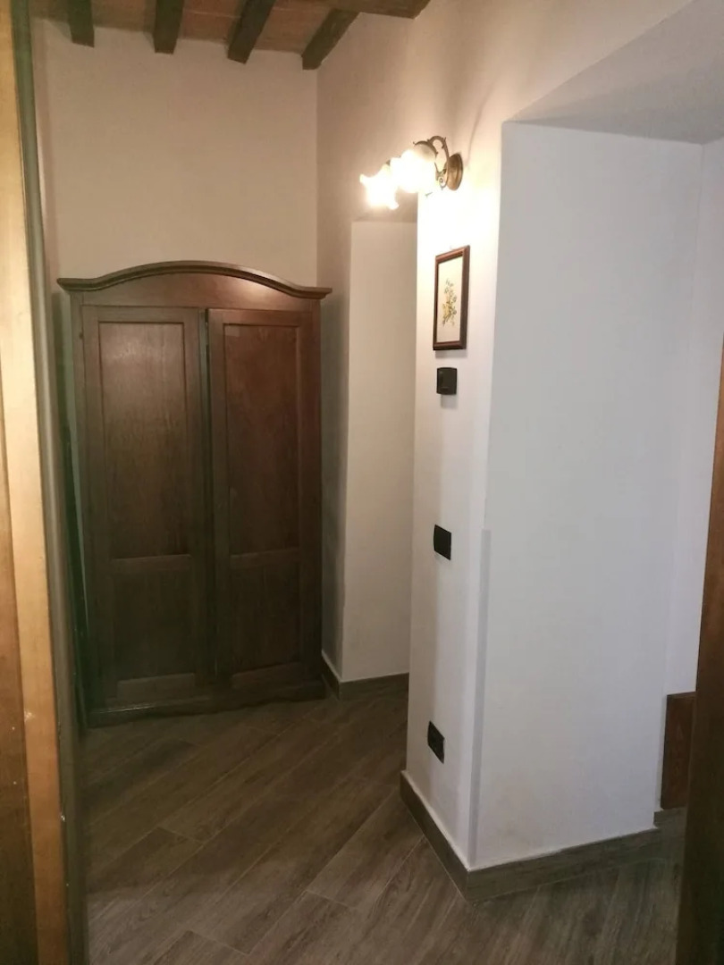 Portion of a Farmhouse With 30 Beds - 4 Apartments and 2 Rooms