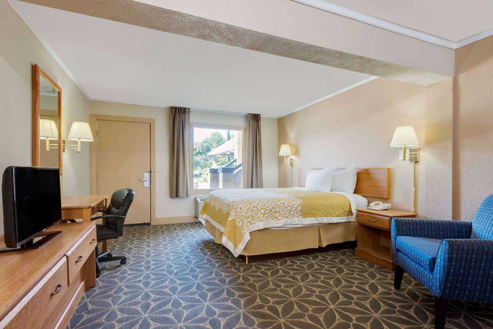 Days Inn by Wyndham Fairmont