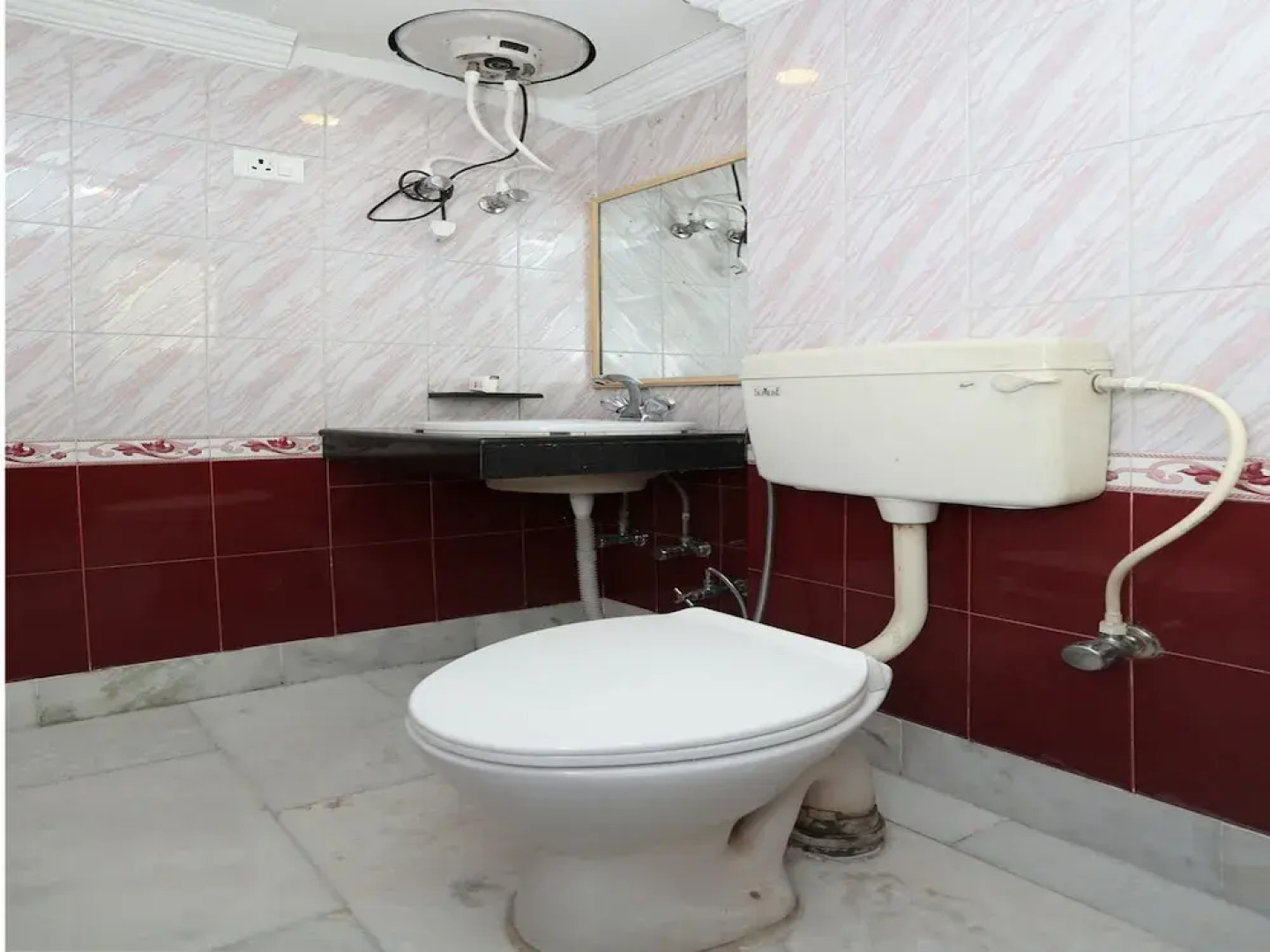 OYO 9769 Hotel Chanakya Inn