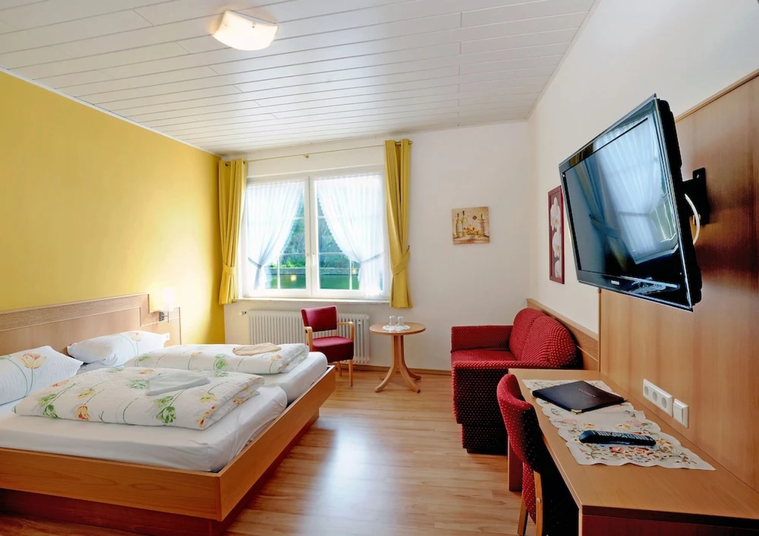 Winzerhotel - Restaurant zum Moselstrand