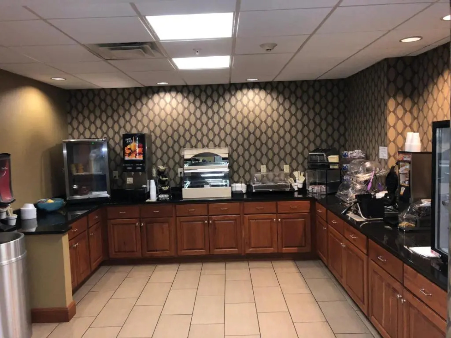 Country View Inn & Suites