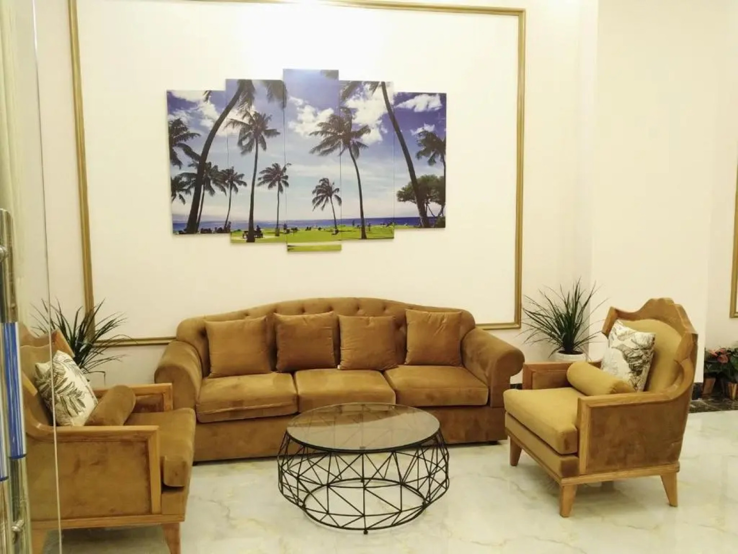 Hoang Gia Hotel Con Đao