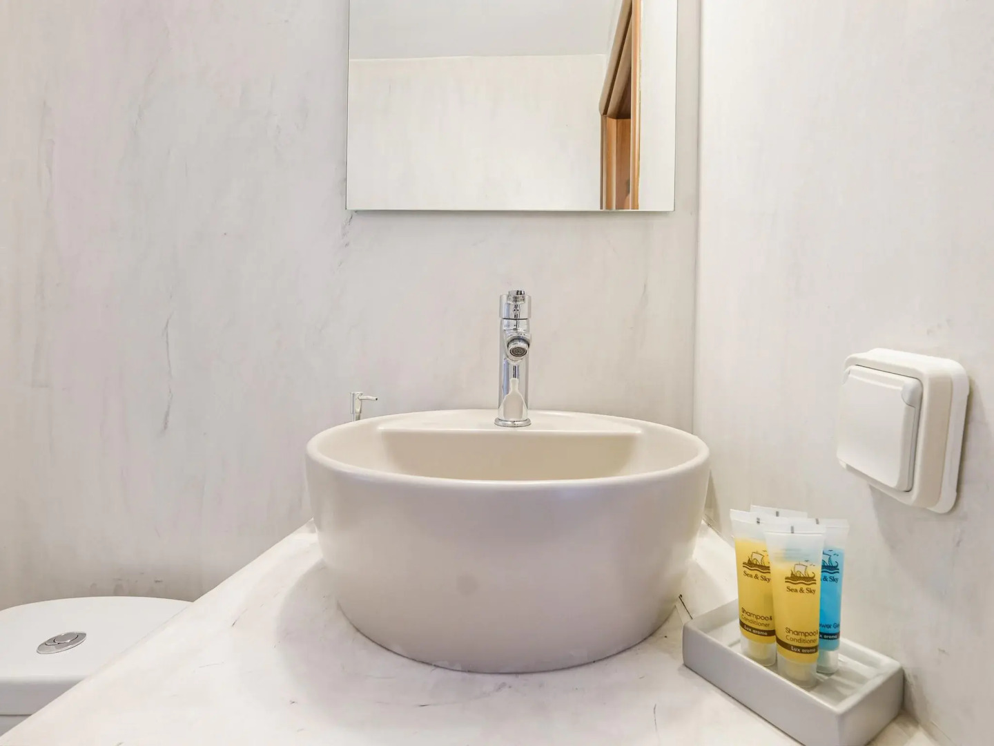 Comfortable Holiday Home With Terrace