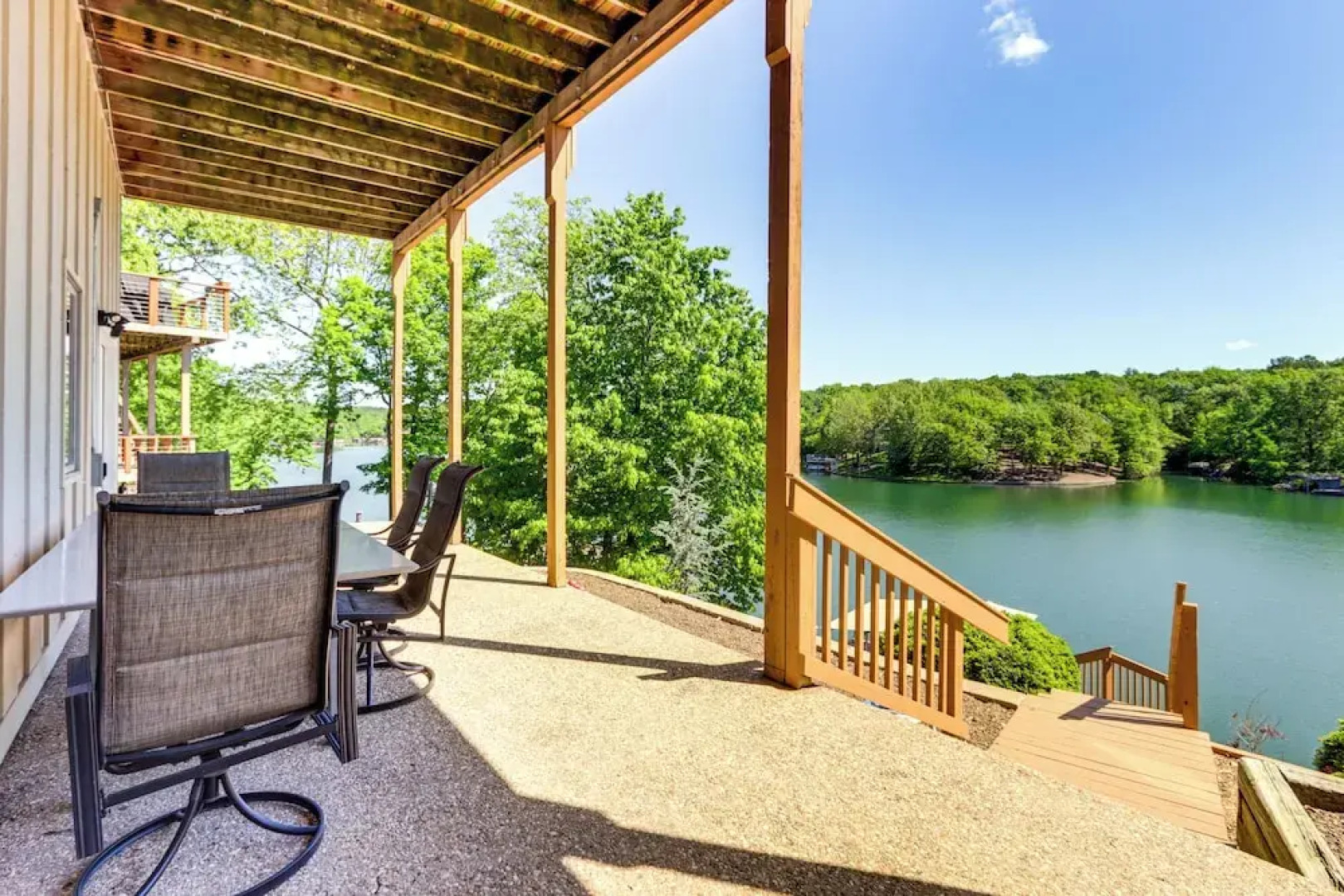 Swim & Boat Docks: Lakefront Gem in Bella Vista!