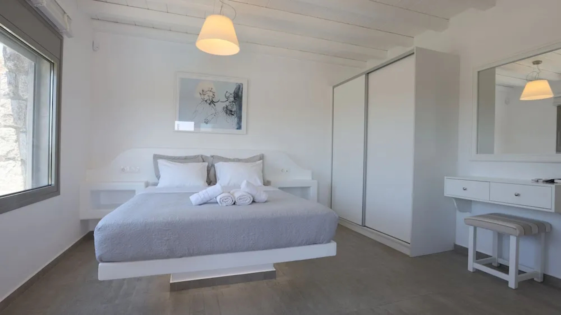 Luxury Villas  by Live&Travel