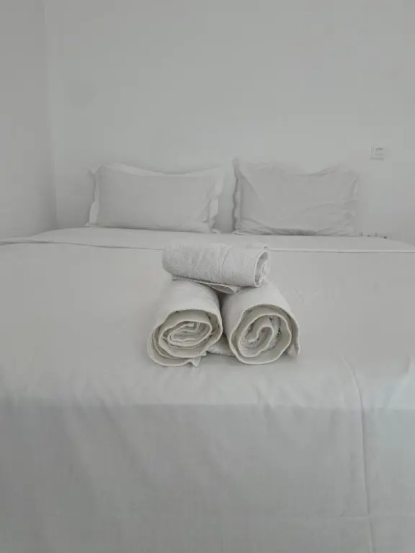 Villa Elia Waterfront Suites & Pool