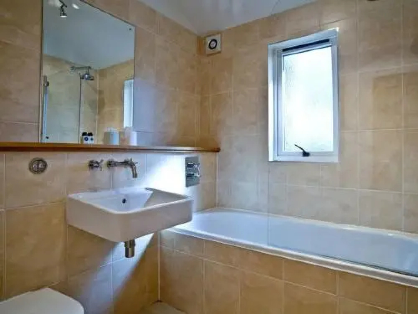 Hunters Lodge - 2 Indio Lake