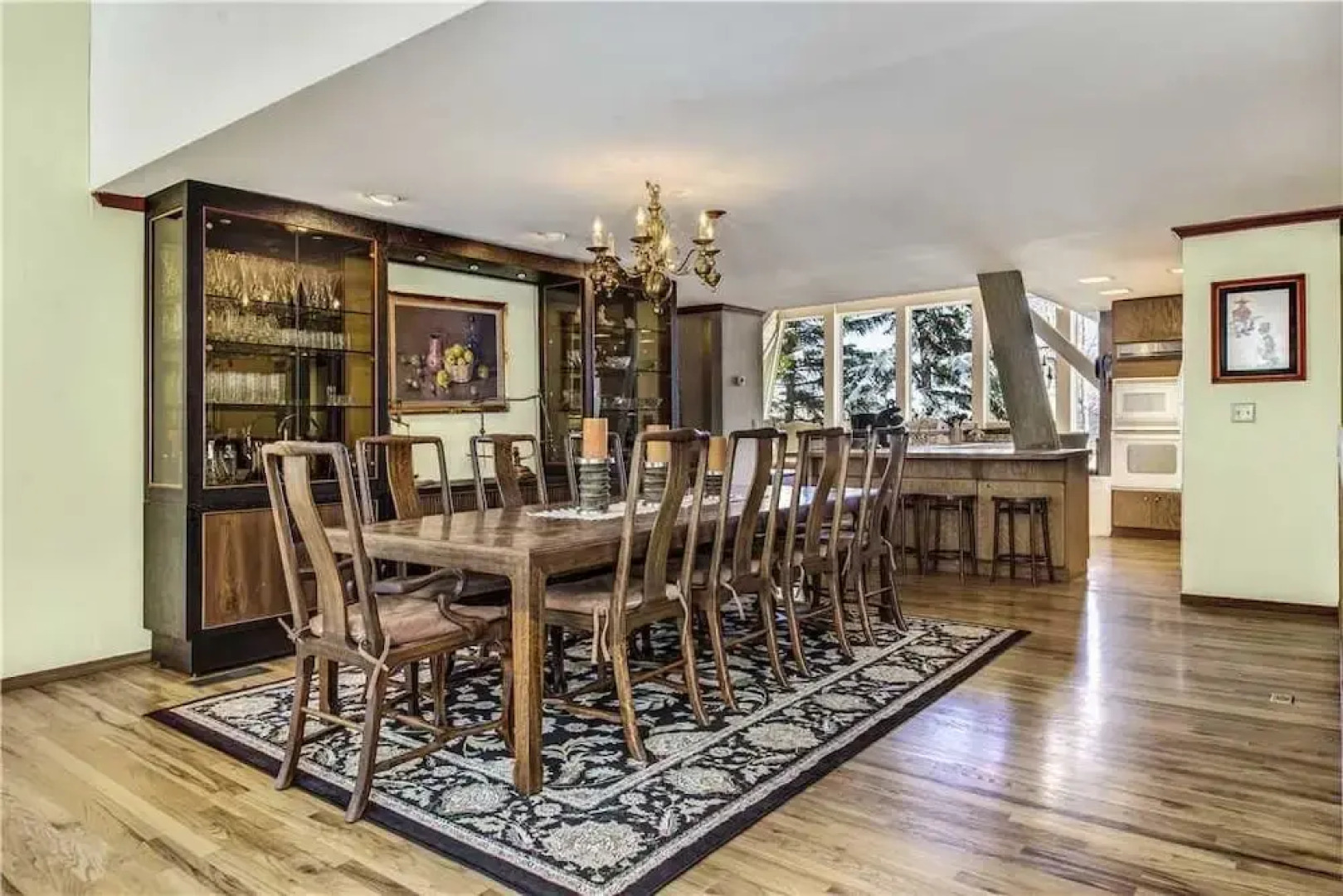 Slopeside Chalet - 6 Bedrooms Home