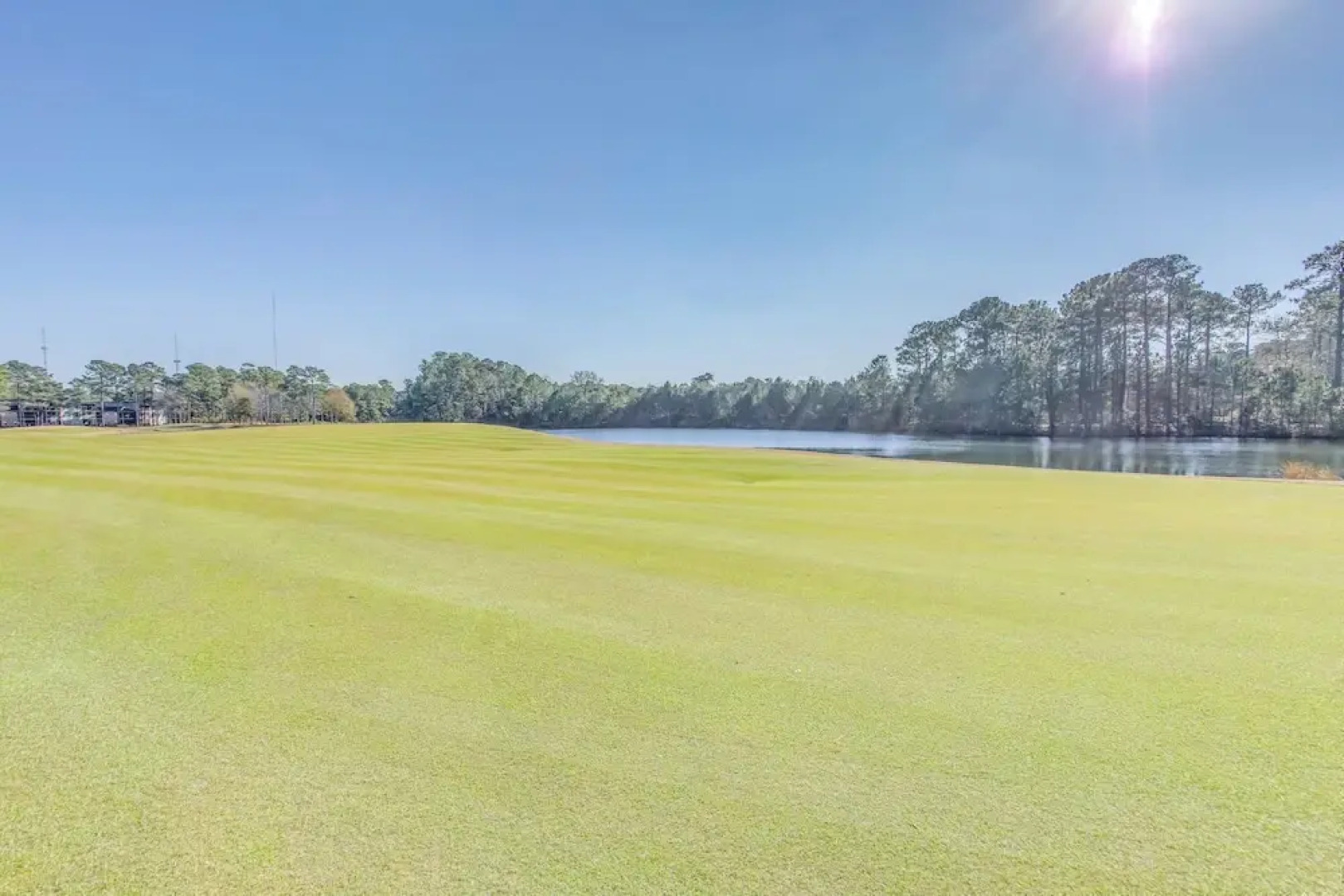 Pawleys Island Condo w/ Screened Porch + Golfing!