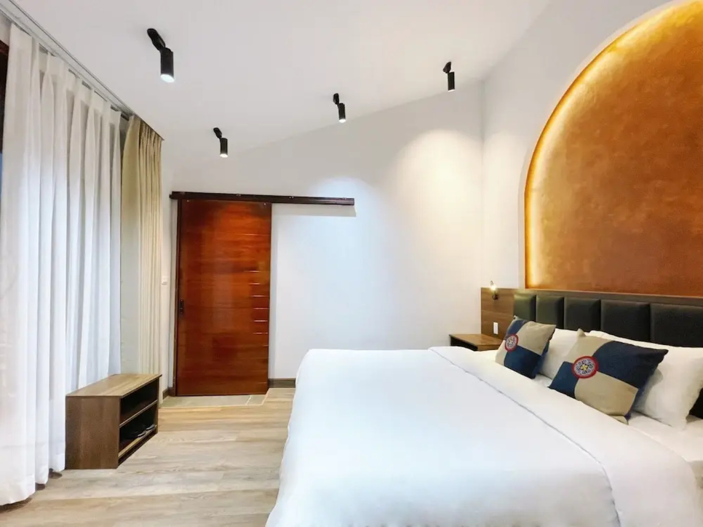 Ban Nho - Little Village