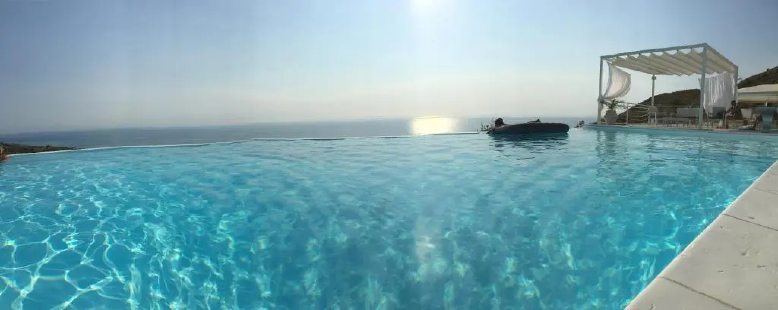 White Club Residence