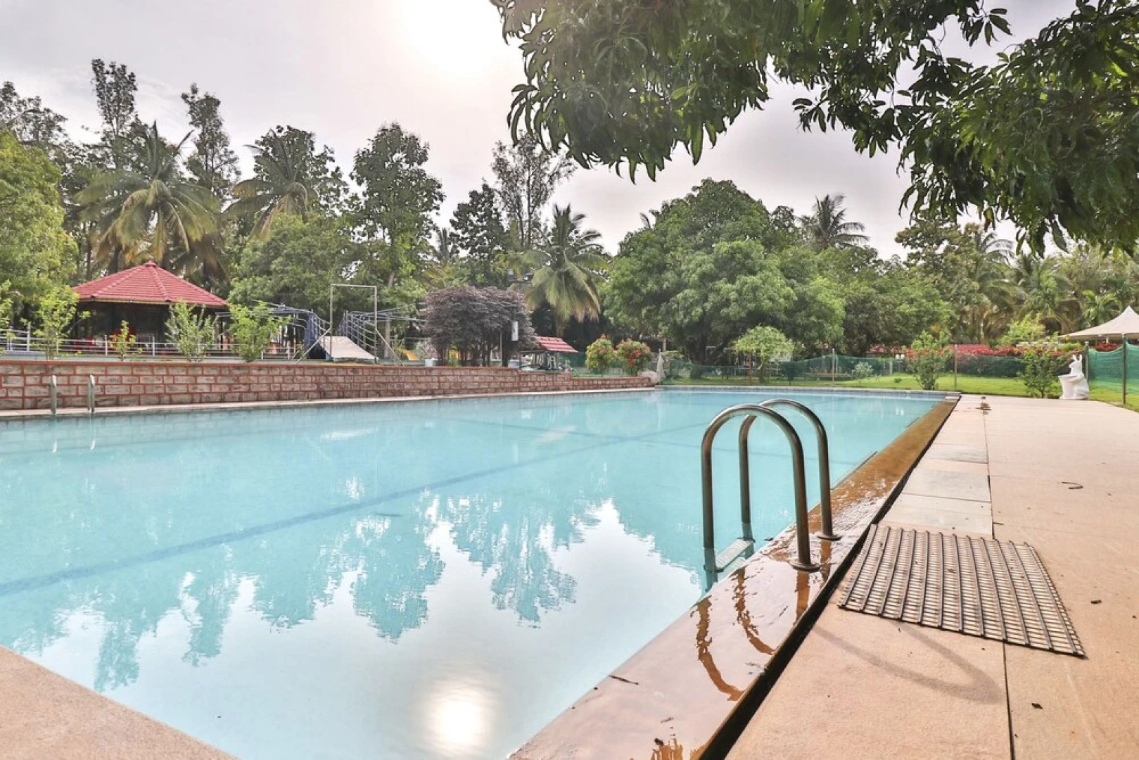 Holiday Palms by OYO Rooms