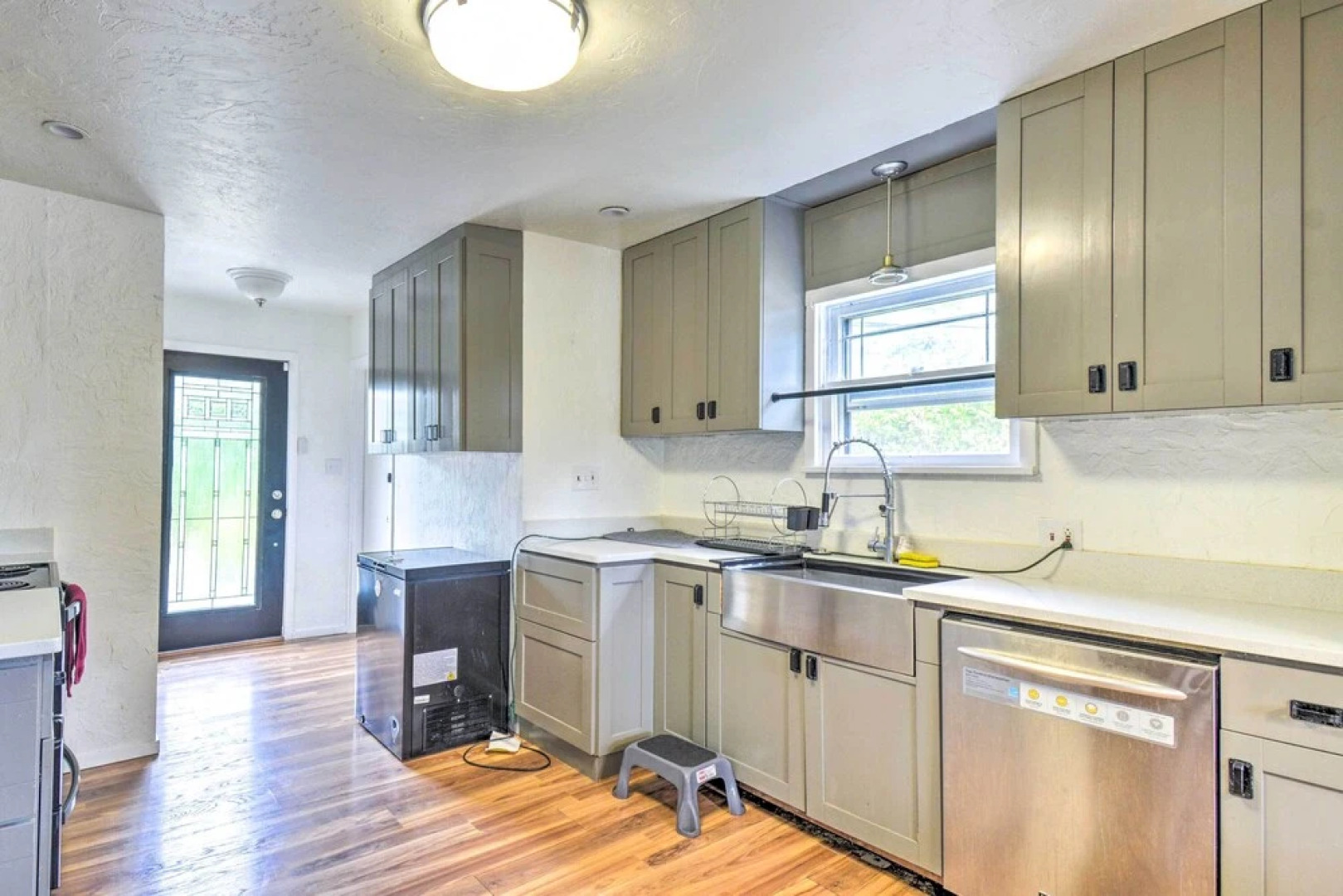 Bremerton Home: 2 Mi to Bremerton Boardwalk!