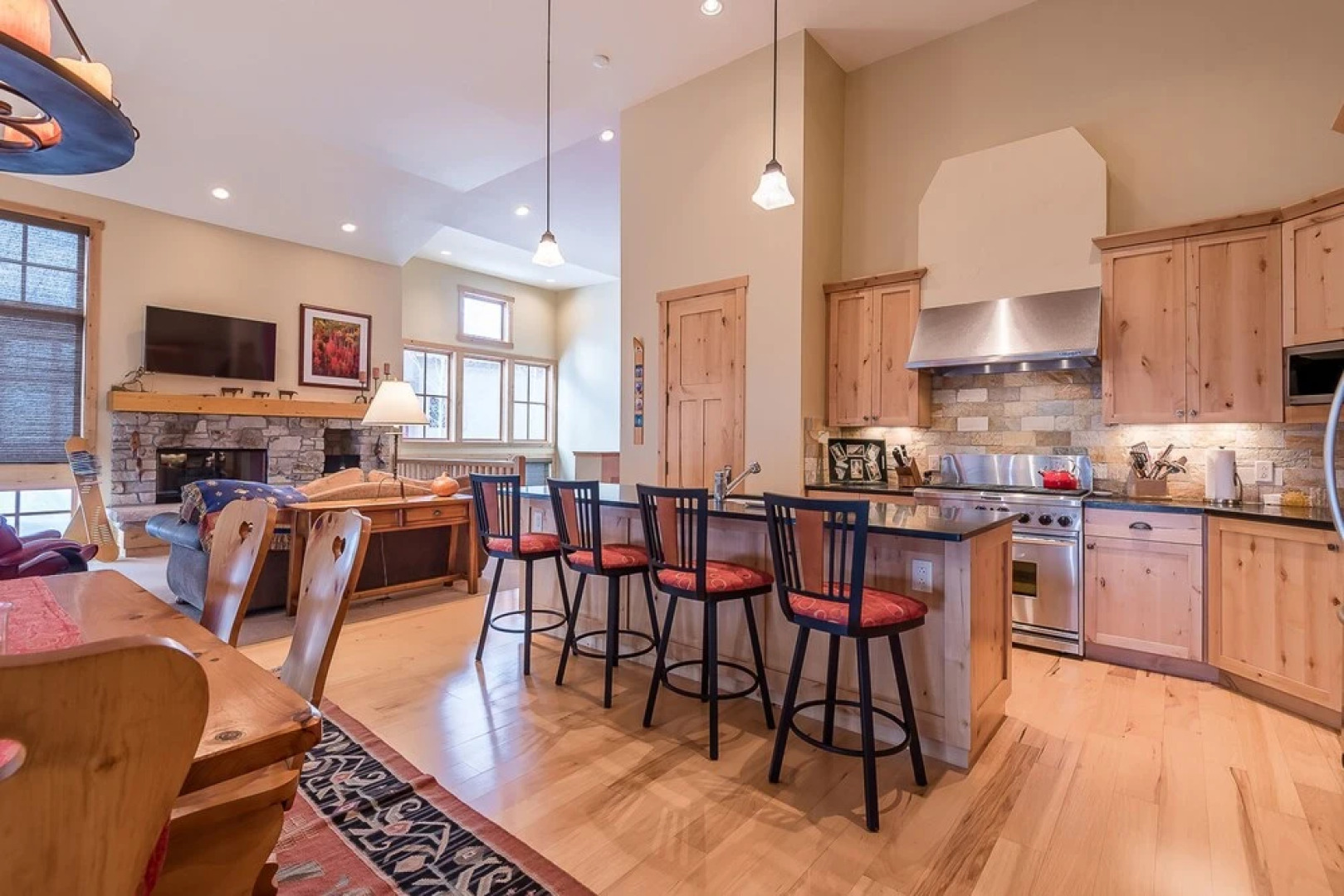 Angani Way Townhome 102 by Alpine Lodging Sun Valley