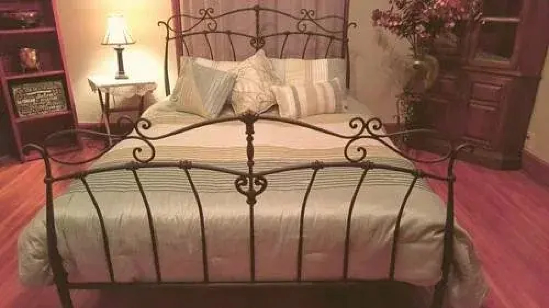 Springfield Arts Bed and Breakfast