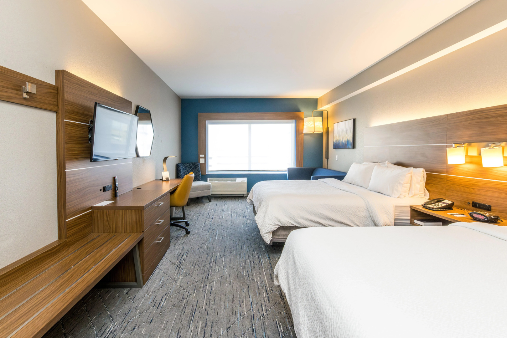 Holiday Inn Express & Suites Louisville Downtown by IHG
