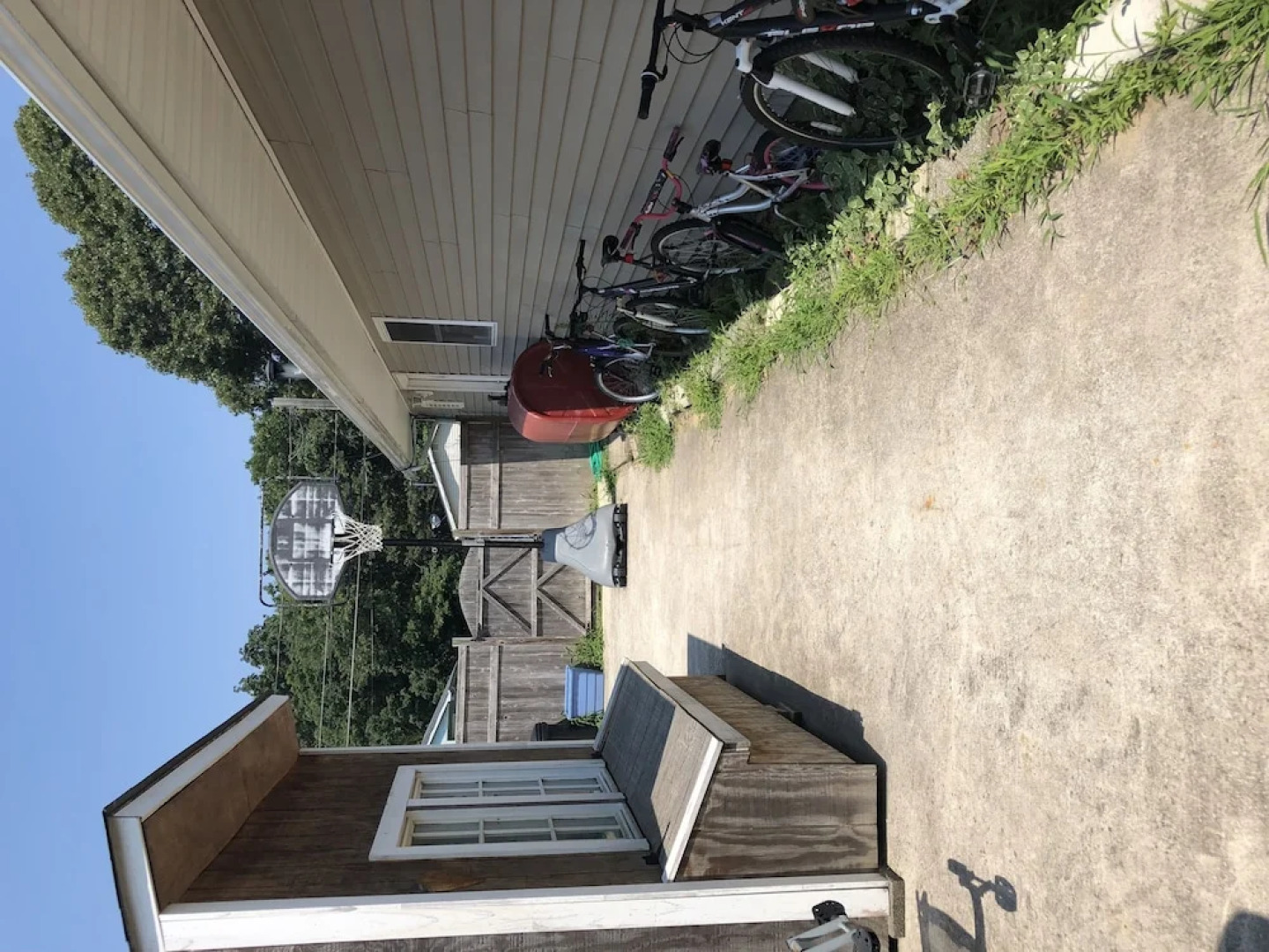 Brushwood House by Smith Point Beach