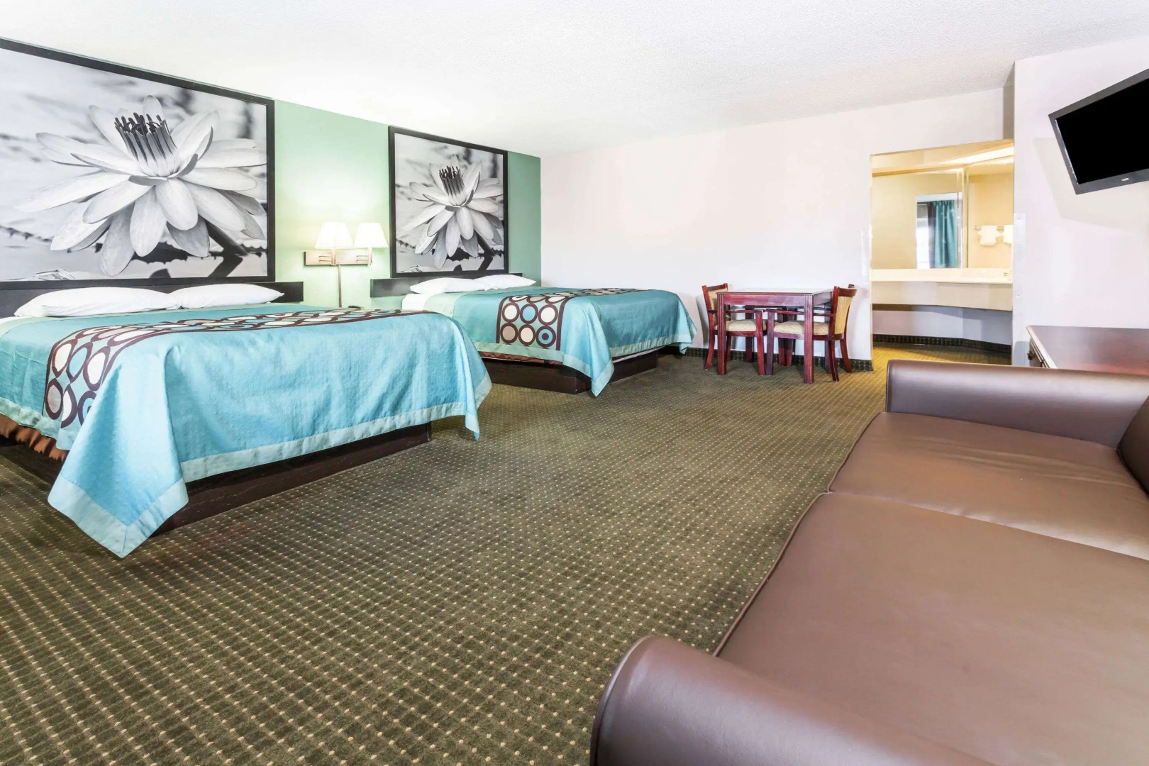 Super 8 by Wyndham Marianna I-10