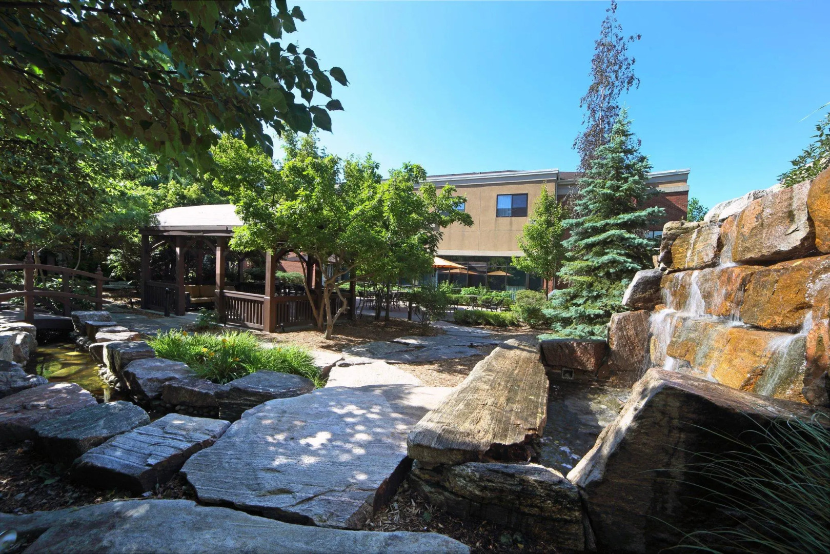 Courtyard by Marriott Hamilton