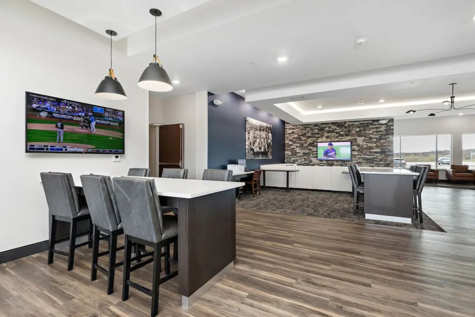 Holiday Inn Express Kansas City North – Parkville by IHG