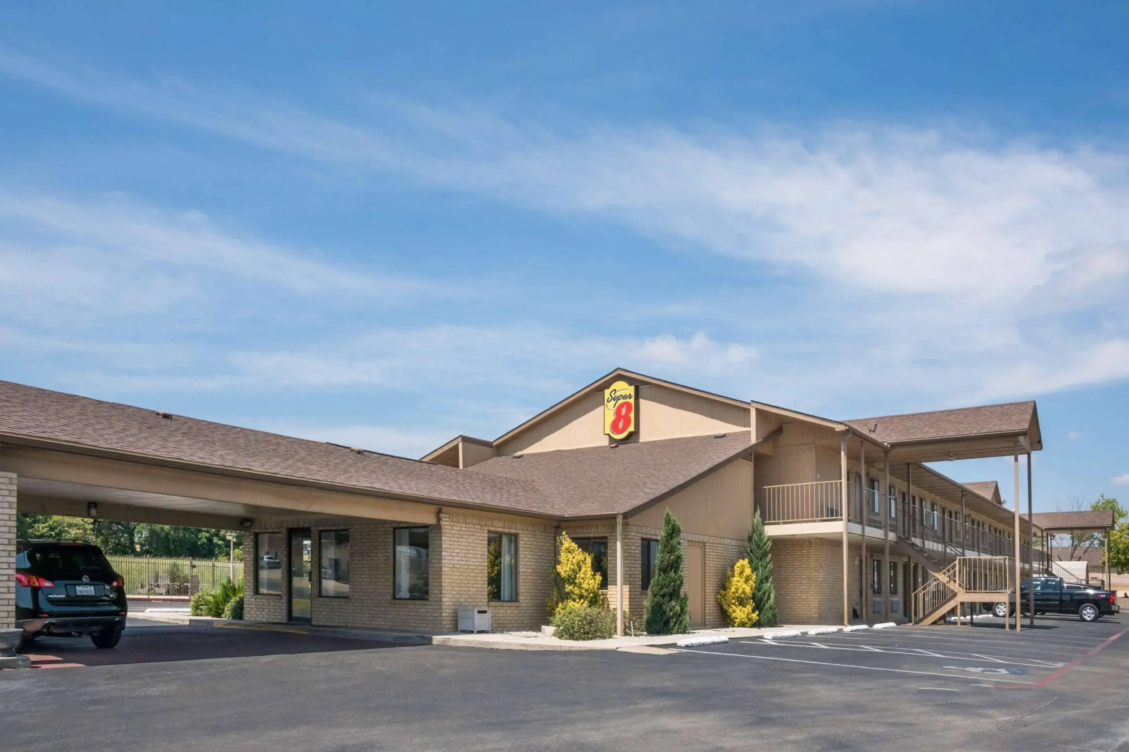 Hill Country Inn & Suites