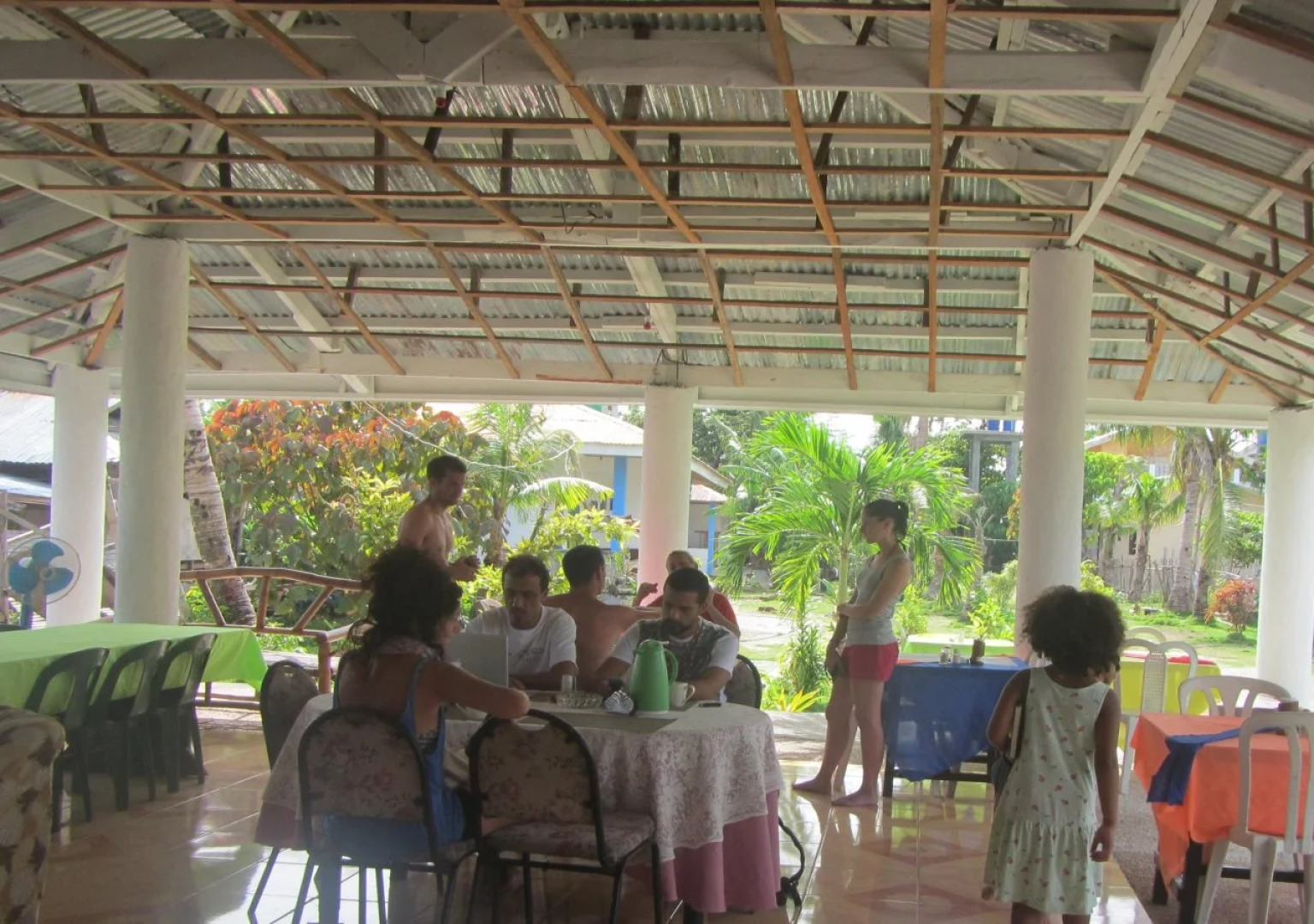 Mr. Kwiiz Lodging House and Restaurant