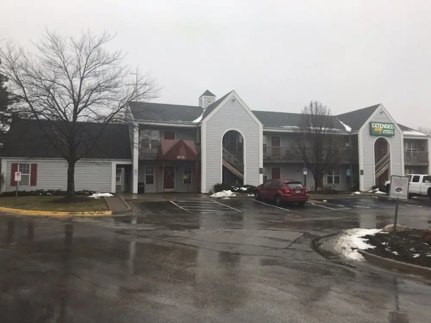 Crossland Economy Studios - Kansas City - Lenexa - 95th St.