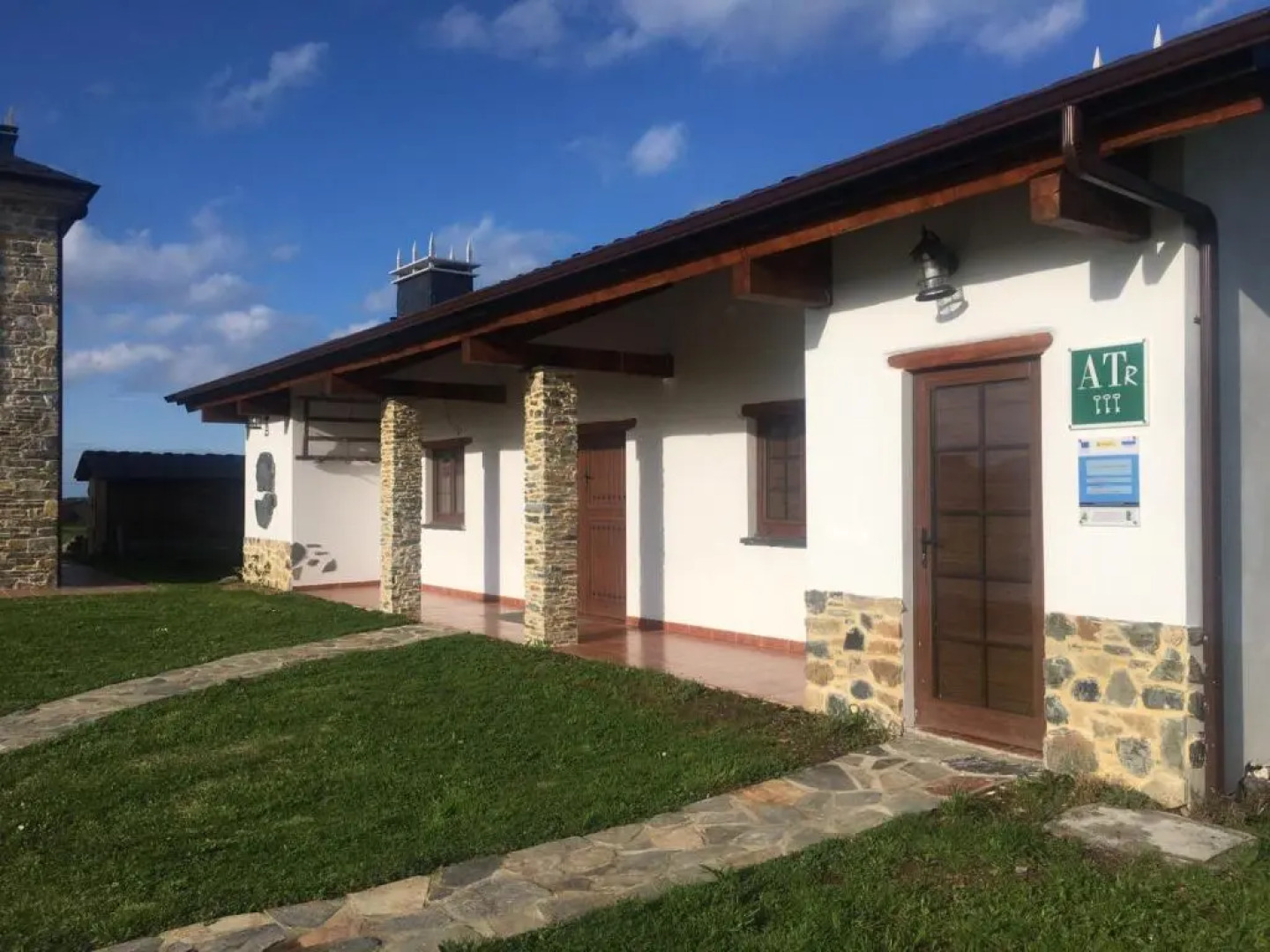 La Casa Vieja de Caneo - APARTAMENTOS RURALES 3 llaves