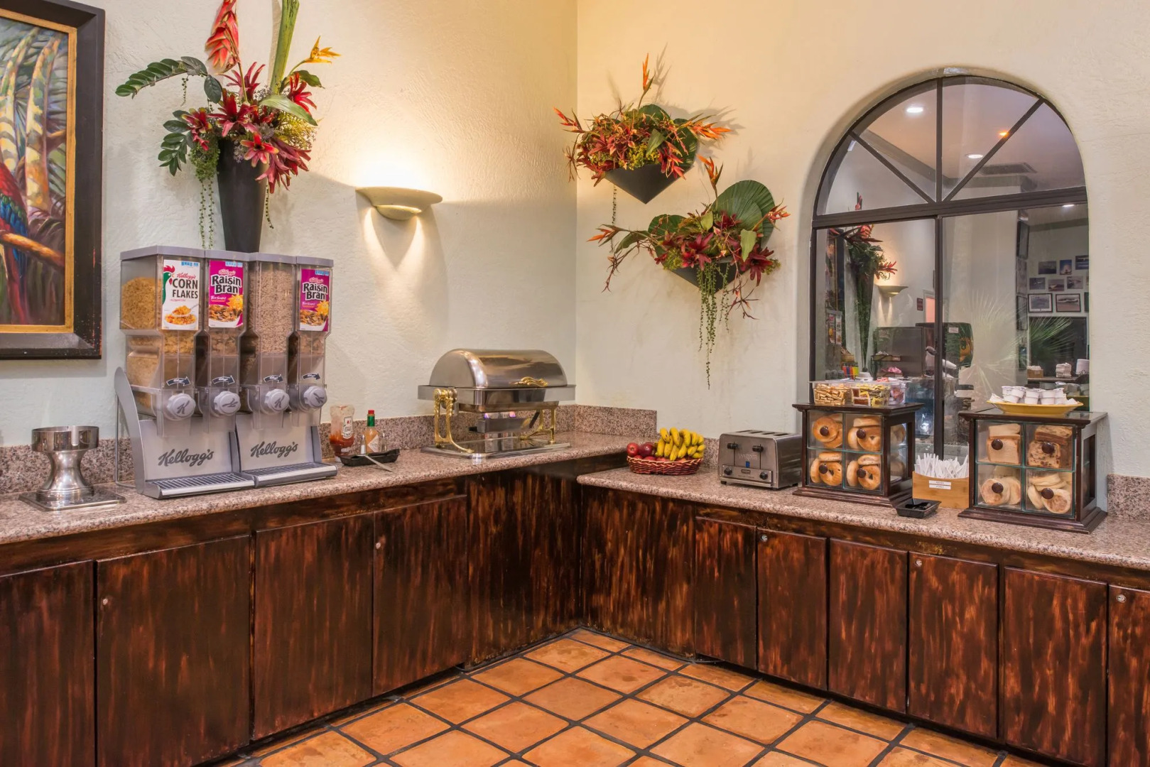 La Fuente Inn & Suites