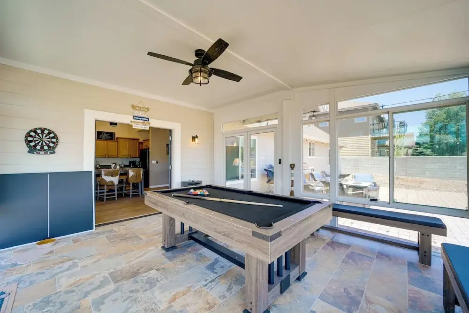 12 Mi to Flagstaff: Pet-friendly Home w/ Sunroom!