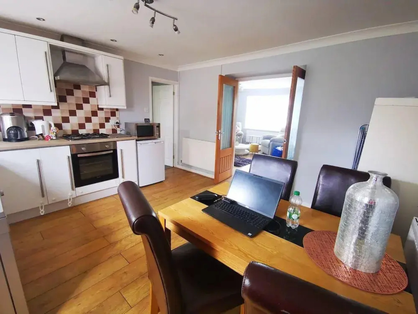 Cozy 2-bed Cottage in Merthyr, 5 Mins to Bike Park