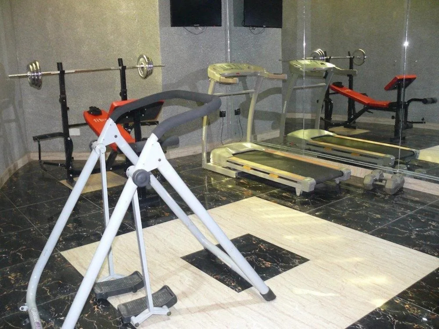 Max Royal Hotel & Suites