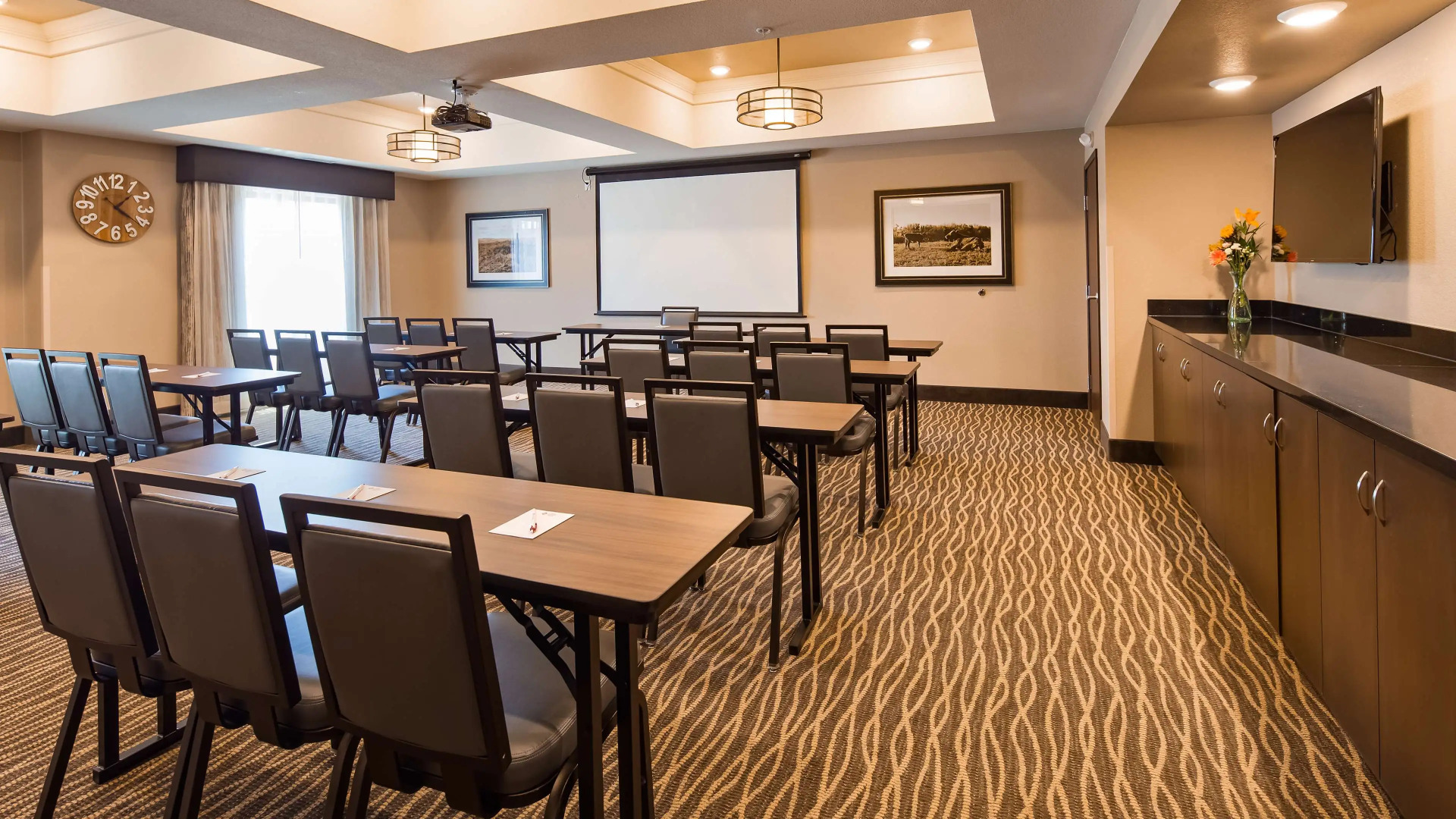 Best Western Plus Overland Inn