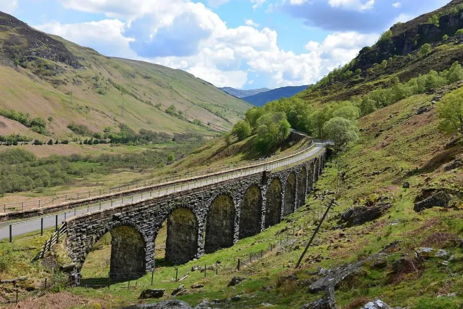 Cosy & compact Rowan Lodge no4