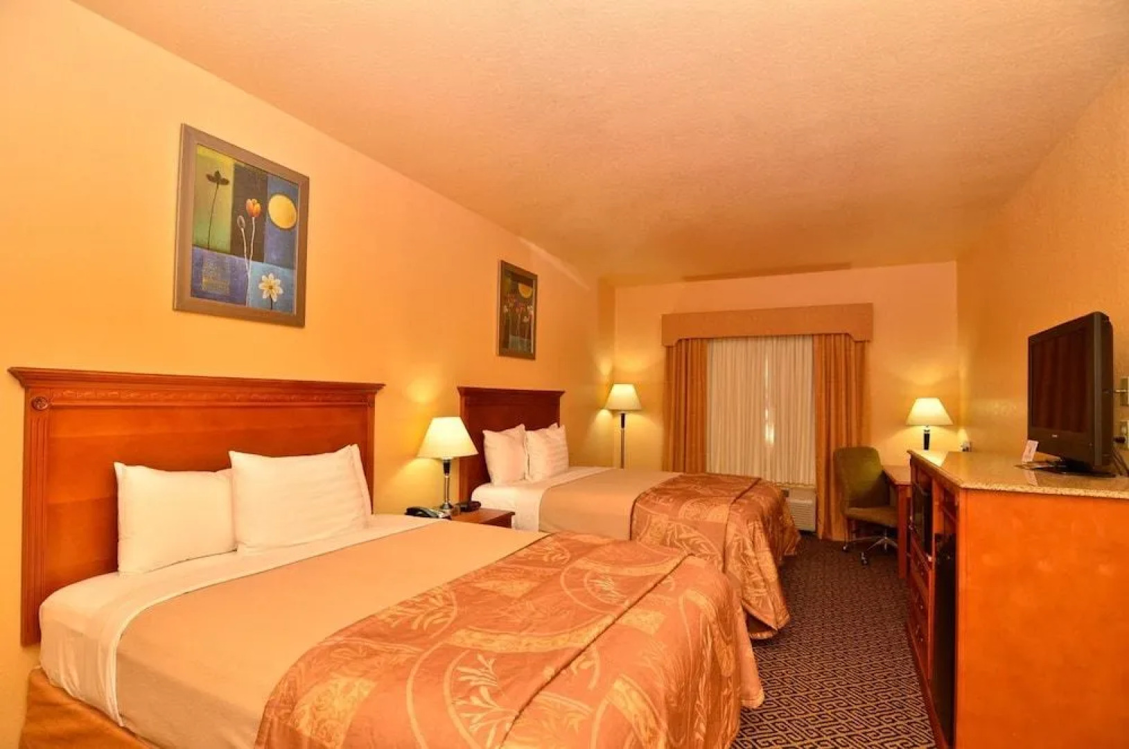 HiWay Inn Express of Broken Bow