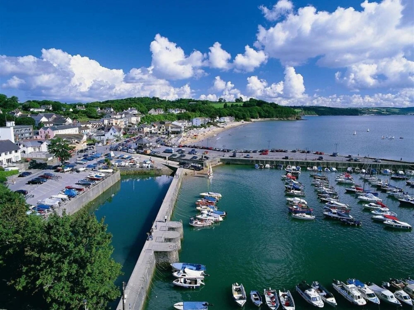 Comfortable Urban Residence Within Walking Distance of the City Centre and the Beach at Pembroke